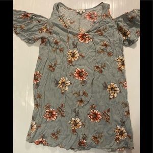 Umgee floral cold shoulder small shirt